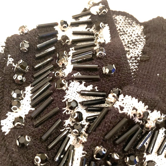WHBM BLACK and WHITE SLEEVELESS SWEATER FEATURING A BEADED NECKLINE SIZE XXSP - Picture 5 of 7